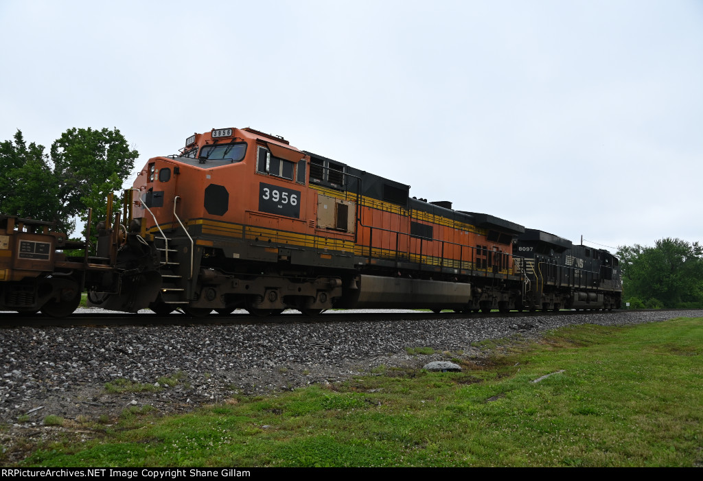 NS 3956 Ex Bnsf dash 9